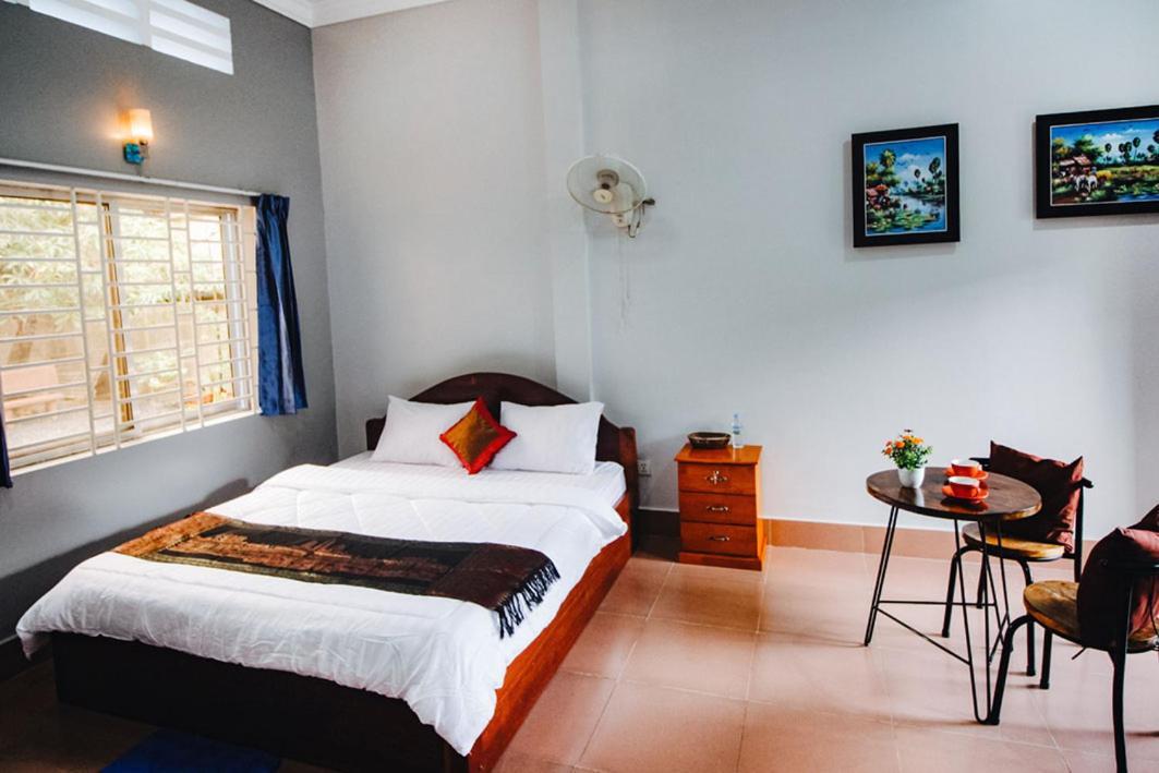 Lea'S Guesthouse And Restaurant Kampot Eksteriør billede