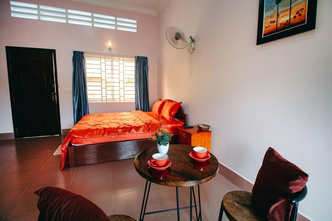 Lea'S Guesthouse And Restaurant Kampot Eksteriør billede